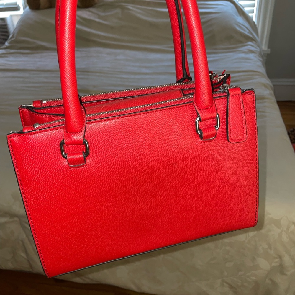 Guess Bold Red Satchel Bag - Picture 2 of 3